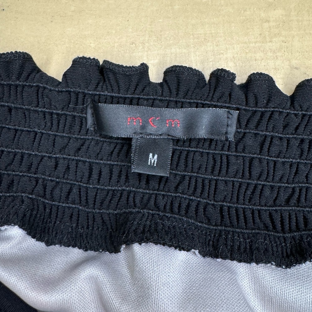 Black top - Picture 3 of 4